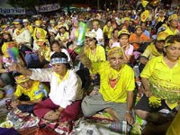 ภาพประกอบ ข่าวสาร ข่าวทั่วไป : โพลชี้คนหนุนยุบสภา ทางออกการเมืองไทย