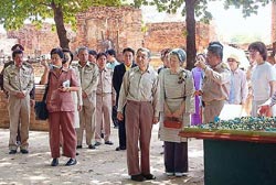 ภาพประกอบ ข่าวสาร ข่าวทั่วไป : พระราชอาคันตุกะ เสด็จพักผ่อนพระอิริยาบถ ตาม แหล่งท่องเที่ยวไทย