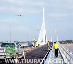 ภาพประกอบ ข่าวสาร ข่าวทั่วไป : ตร.มุกดาหาร คุมเข้มช่วงพิธีเปิดสะพานมิตรภาพแห่งที่ 2