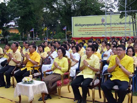 ข่าวระนอง : ระนอง ประกอบพิธีเจริญพระพุทธมนต์เจริญจิตภาวนาเฉลิมพระเกียรติในหลวง