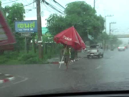 ข่าวสตูล : พายุฤดูร้อนพัดบ้านเรือชาวสตูลเสียหาย 161 หลังคาเรือน